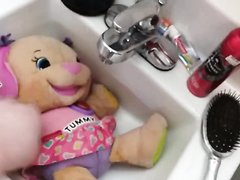 Fisher-Price sis cleaning