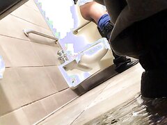 See him wipe!