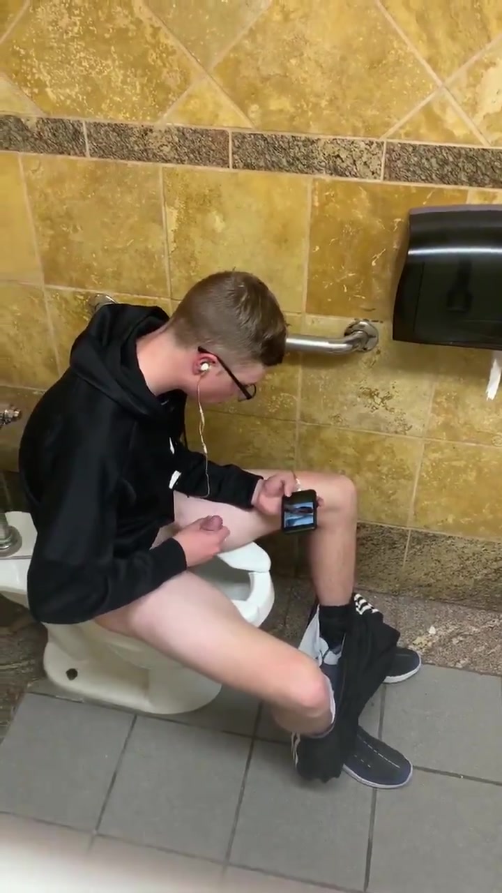 SPY videos: SPYING BOY JERKING IN TOILET - ThisVid.com