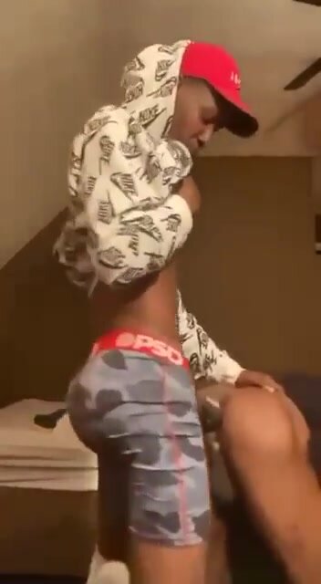 352px x 640px - DL Thug fucks cream out of bussy - ThisVid.com