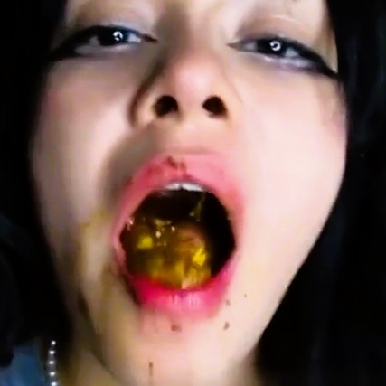 Facial Porn Black Hair - Black Hair, Cute Face, Shit and Corn in Her Mouth - ThisVid.com em inglÃªs