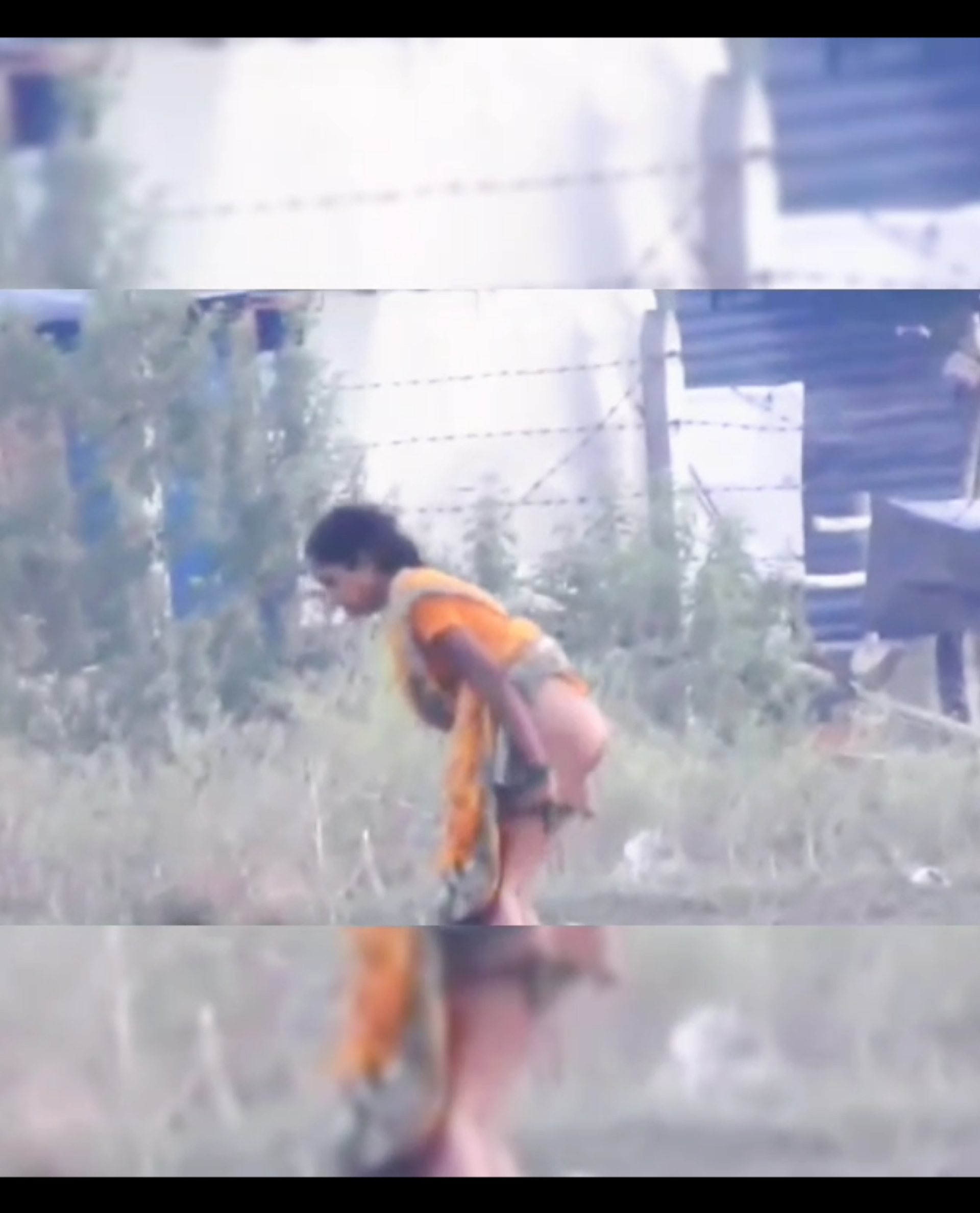 INDIAN Village LADY SHITTING ASS WASH - ThisVid.com