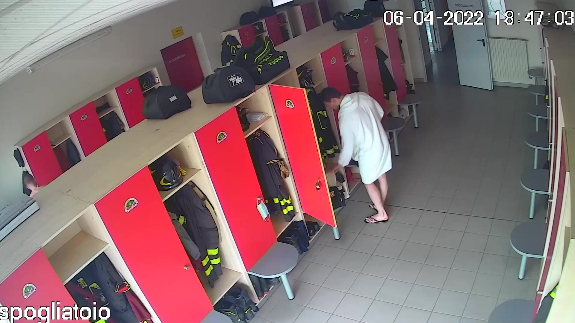 Spy - Italian Firefighter naked in locker room on ipcam - ThisVid.com