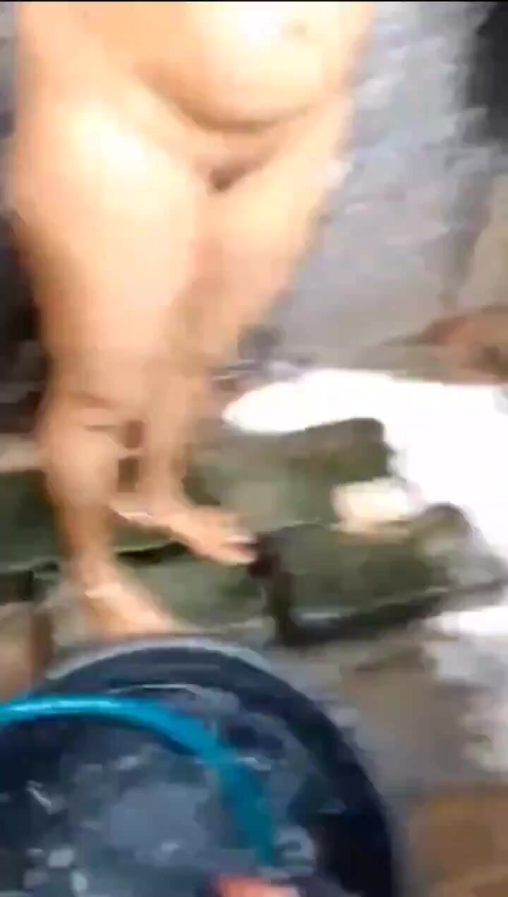 Tamil aunty nude bathing - video 2 - ThisVid.com