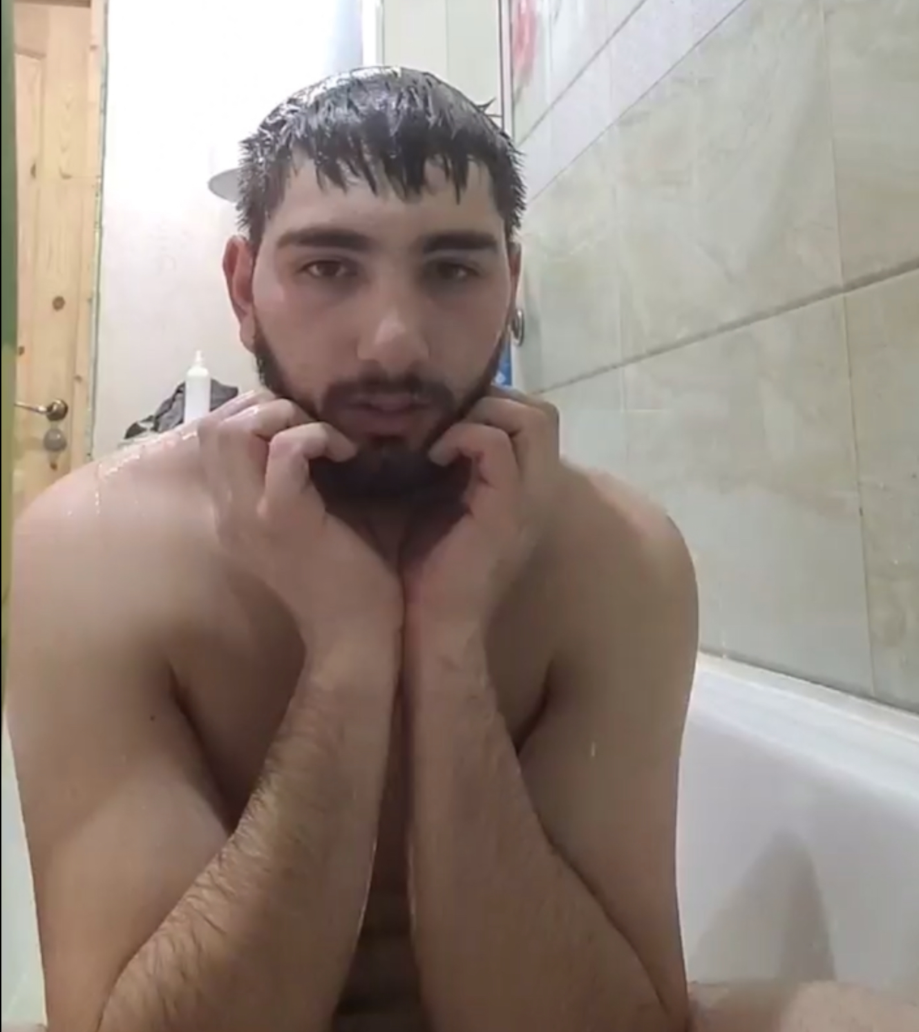 Hot young Russian guy playing with cock in bath - ThisVid.com Türkçe