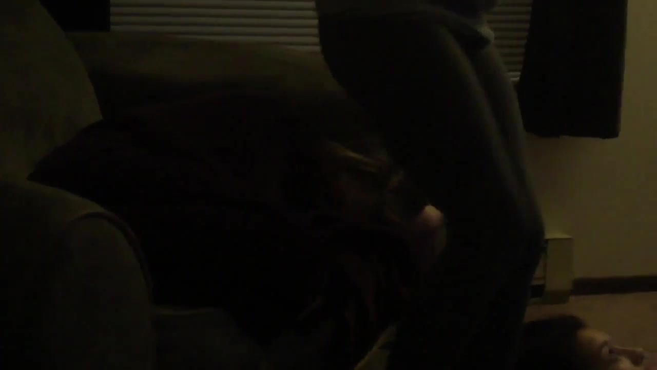 Girl farting on her sister - ThisVid.com