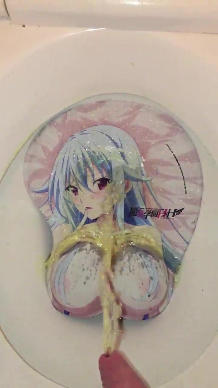 Pissing on anime mousepad - ThisVid.com 日本語で