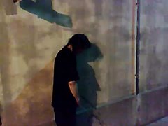 SERGE TROP SAOUL PISSE DANS LA RUE