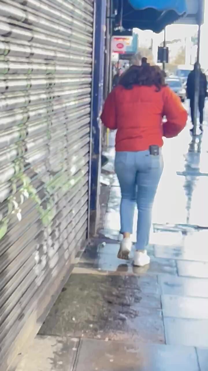 Brunette pawg in jeans - video 4 - ThisVid.com 日本語で