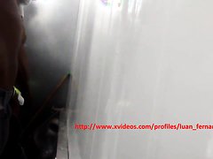 BRAZILIAN BOYS PISSING IN CARNAVAL