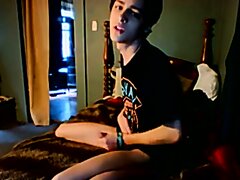 Cute Str8 Teen Boy Cumming while Watching Porn