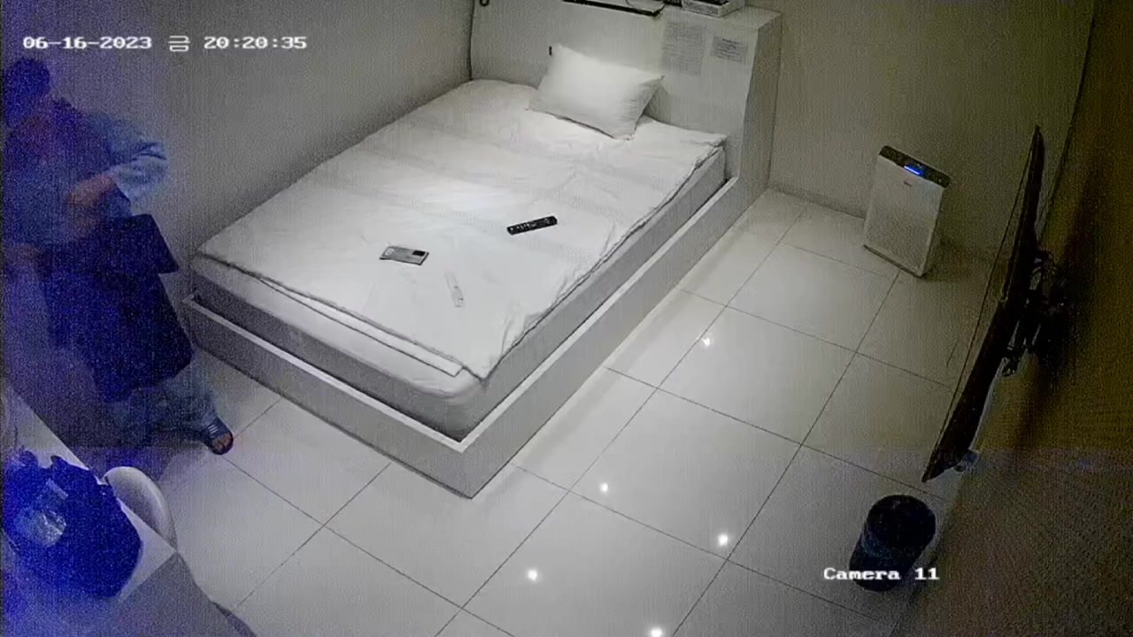 IPCAM Korea - changing in hotel room (5) - ThisVid.com