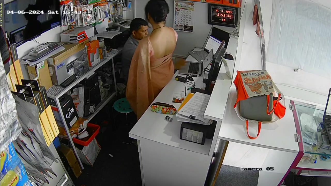 Aunty ass grab in xerox shop cctv3 - ThisVid.com