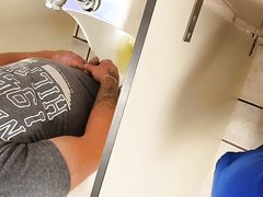 29th Successful Urinal Spy Attempt (Part 1)