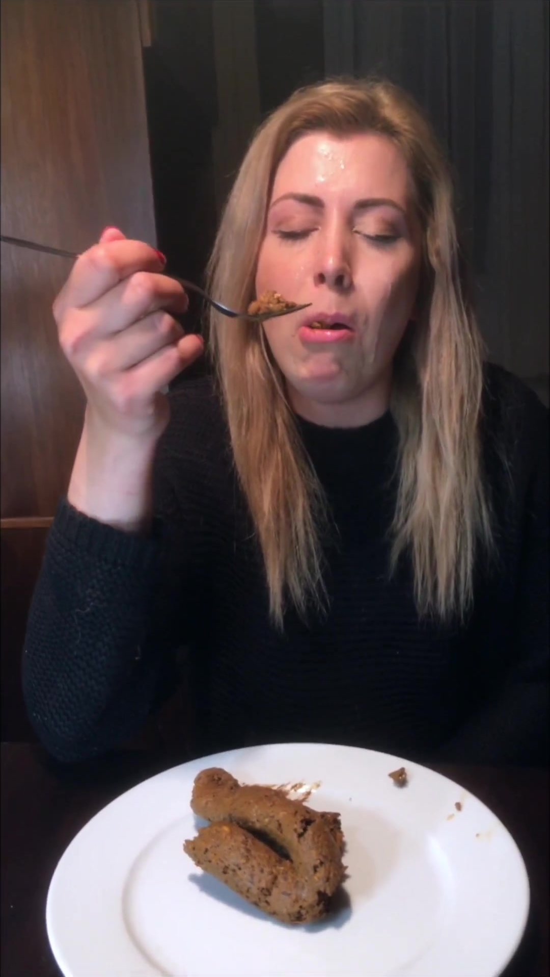 AMAZING WIFE DINING ON HUSBANDS SHIT & SCAT BLOWJOB - ThisVid.com