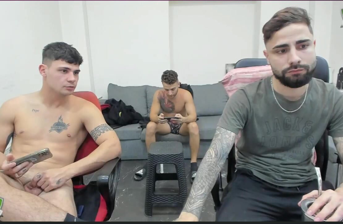 Two sexy latino friend on cam 9 - ThisVid.com in italiano