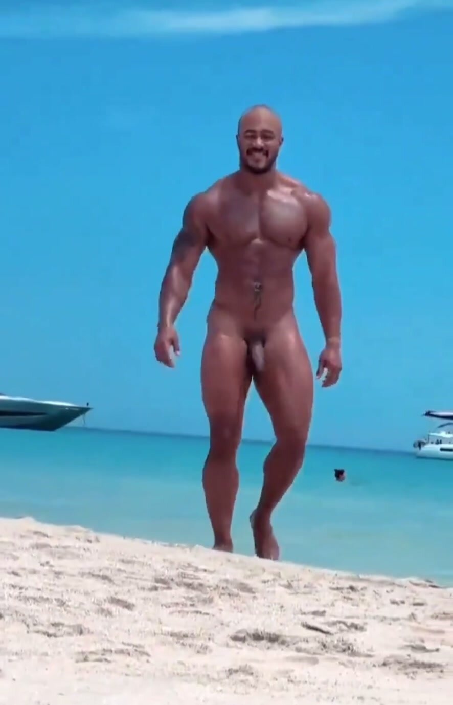 886px x 1378px - Muscular hung hunk naked on nude beach - ThisVid.com