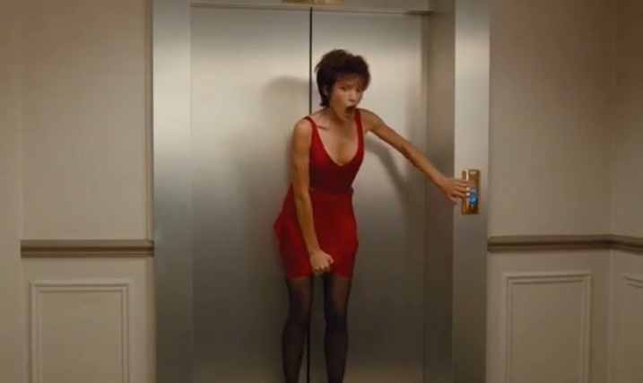 Glass Elevator Upskirt - Woman's dress gets caught in elevator doors - ThisVid.com