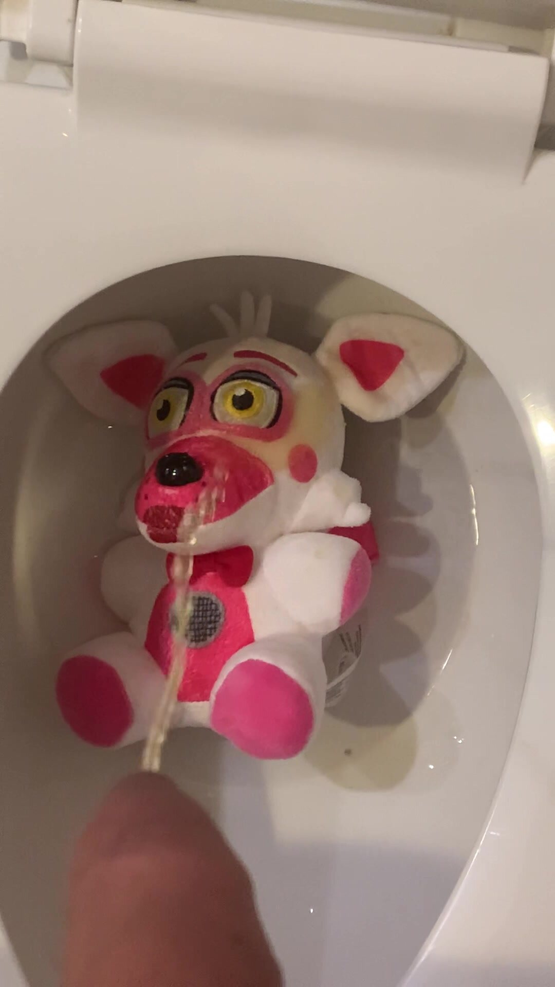 Funtime Foxy Golden Shower - ThisVid.com 日本語で