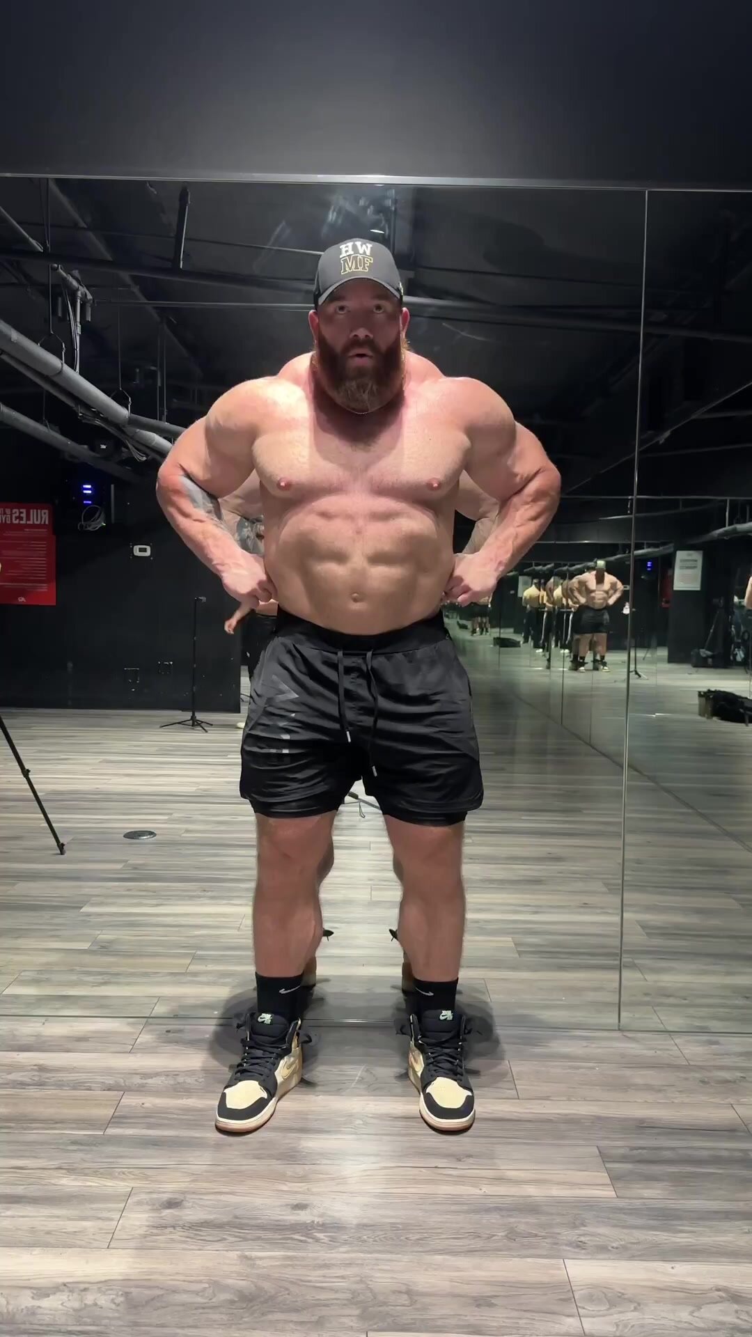 Huge Viking Muscle - ThisVid.com en anglais