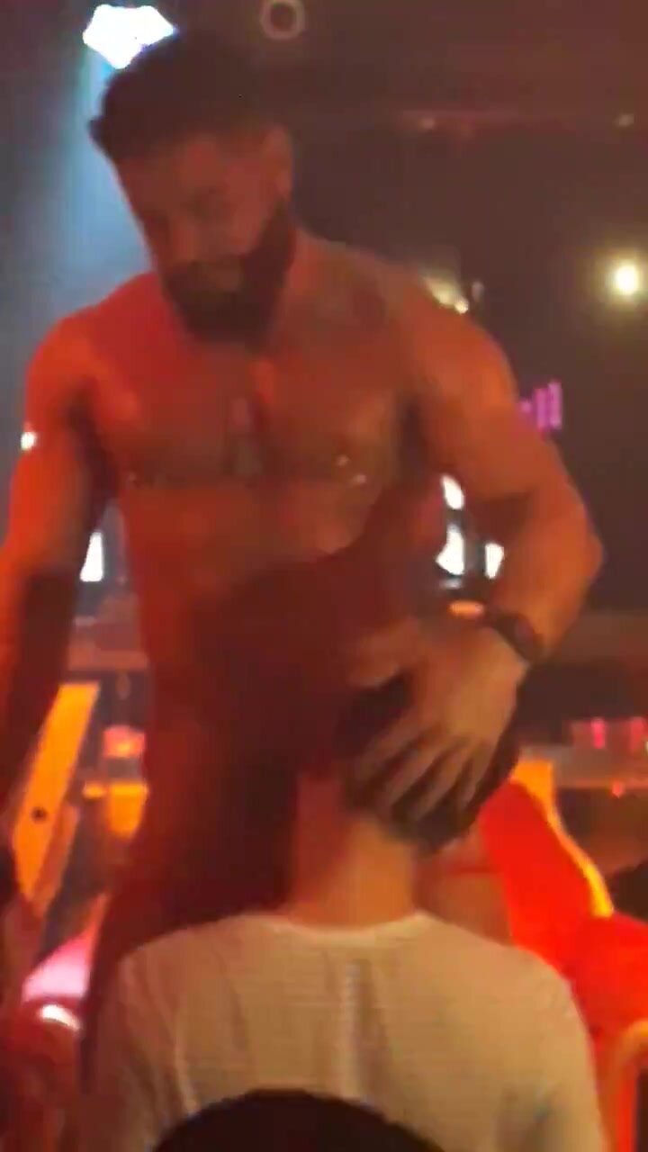Male stripper sucked by audience member - ThisVid.com