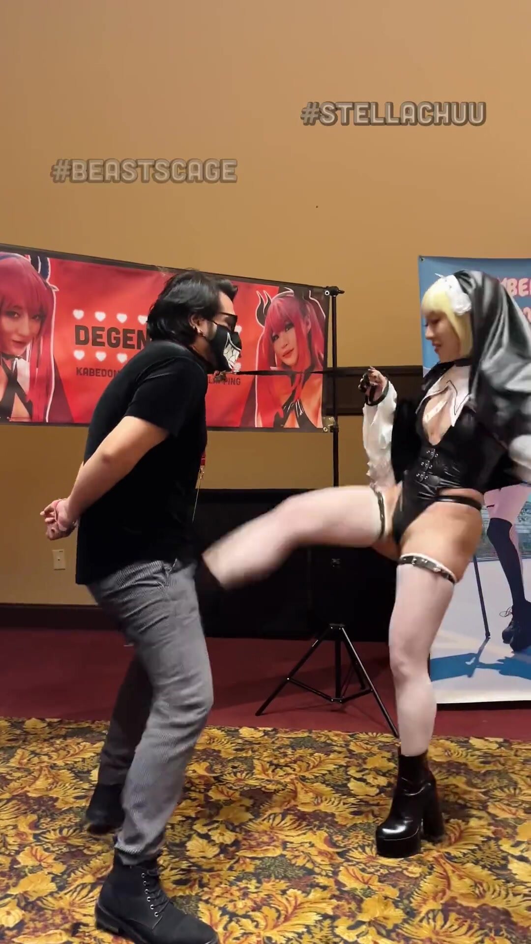 Ballbusting cosplay model 3 - ThisVid.com