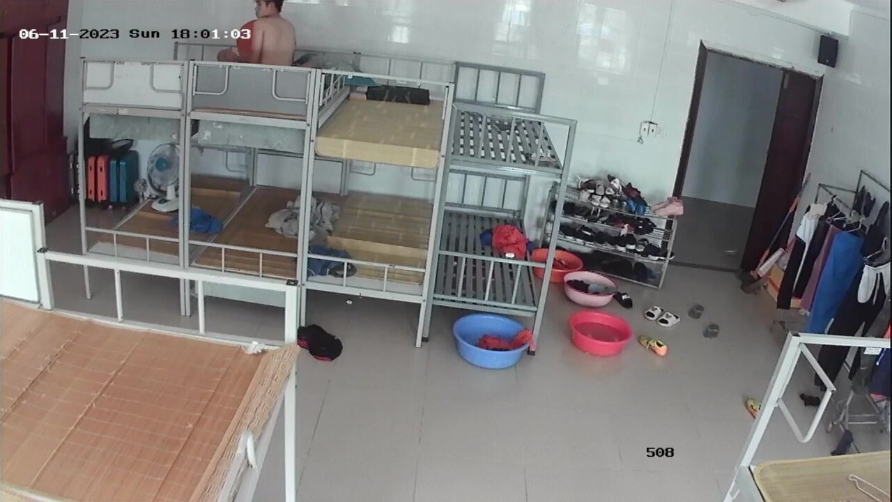 偷拍集体宿舍监控视频合并文件1 - ThisVid.com