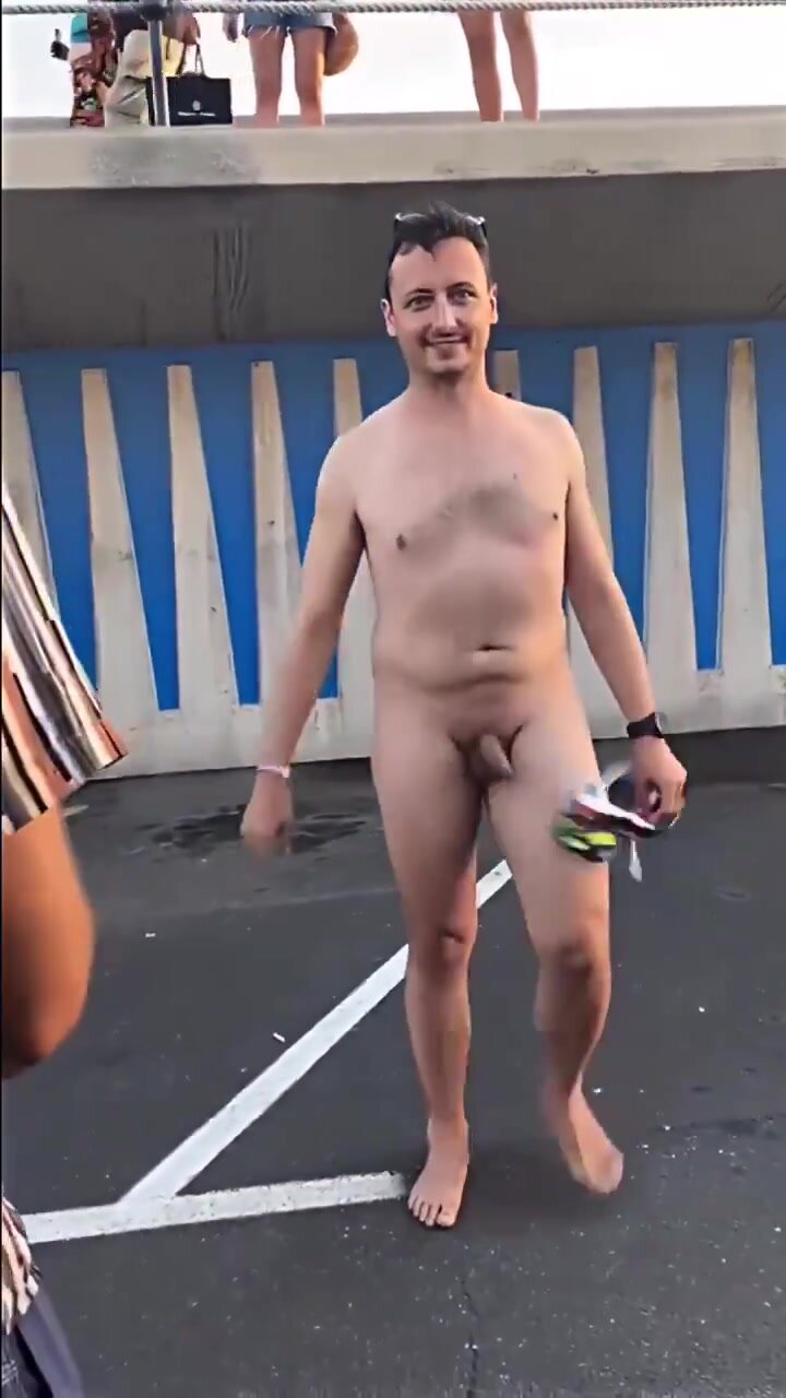 Spanish guy naked with friends - ThisVid.com