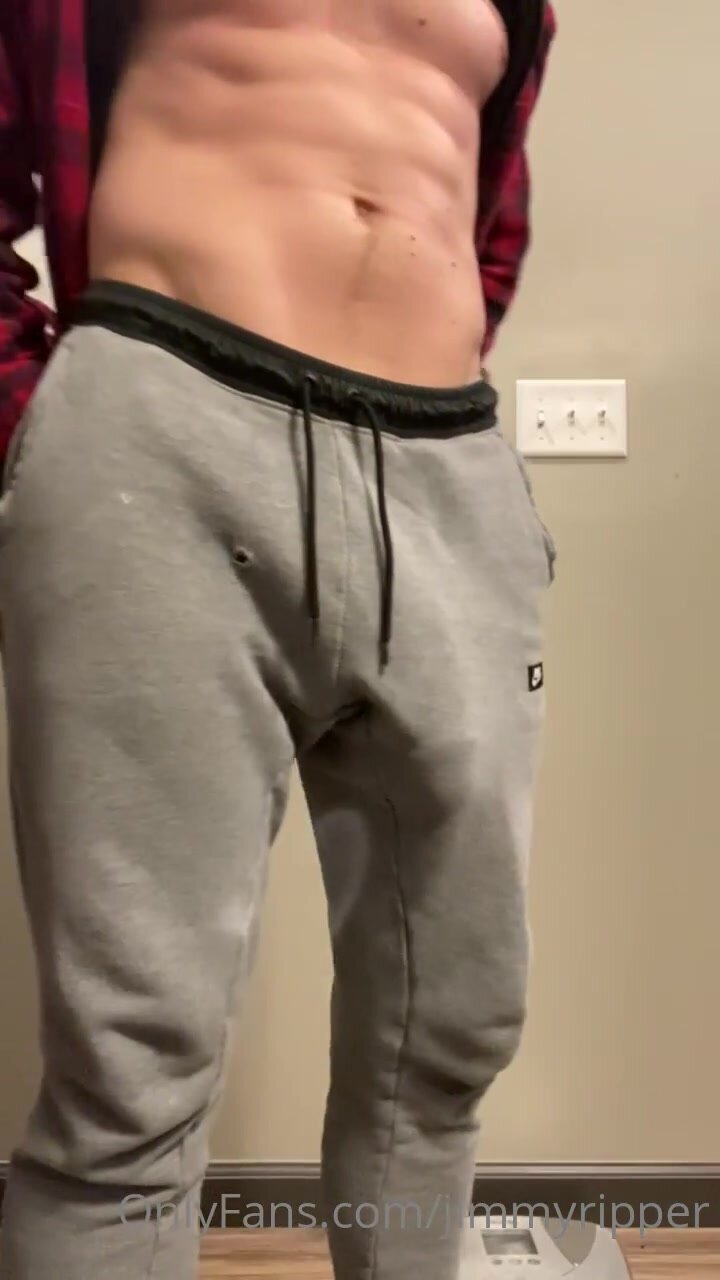 Big dick bulge - ThisVid.com