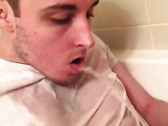 HOT BOYS PISSING IN THE BATH