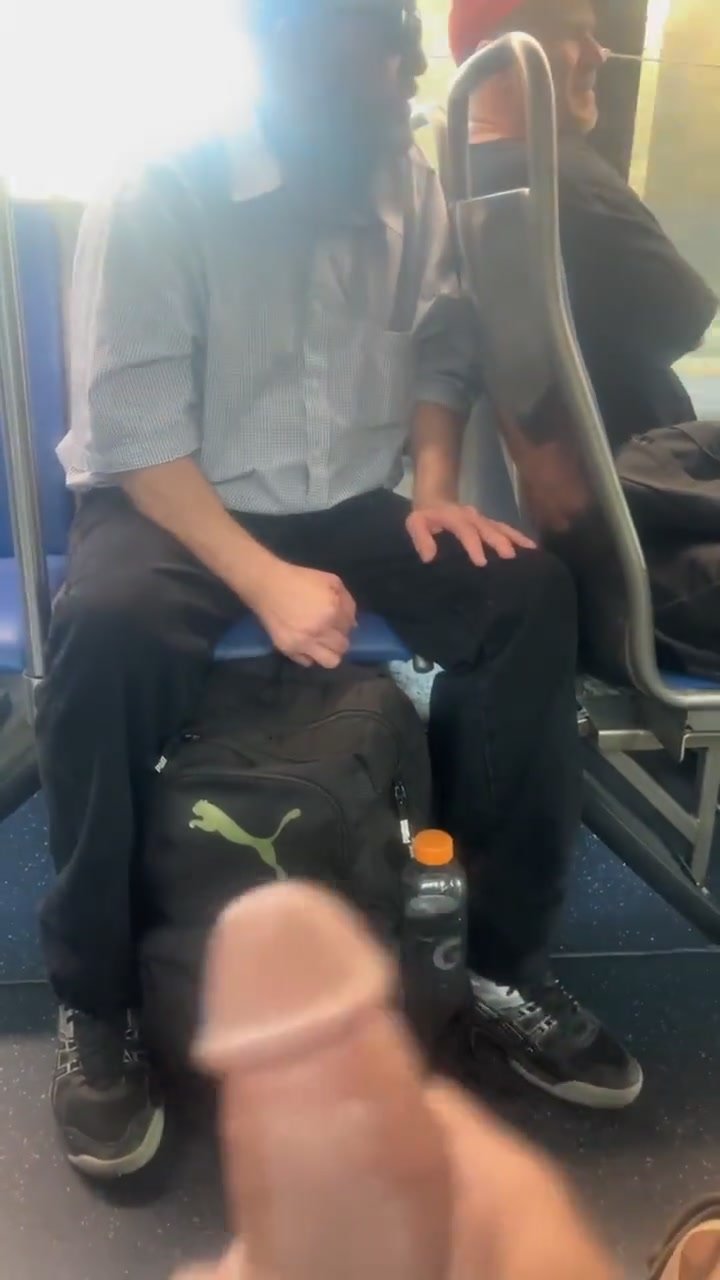 Cumming in front of stranger in the bus - ThisVid.com