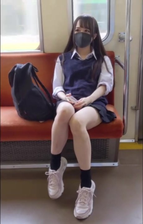 Upskirt 25 - video 2 - ThisVid.com