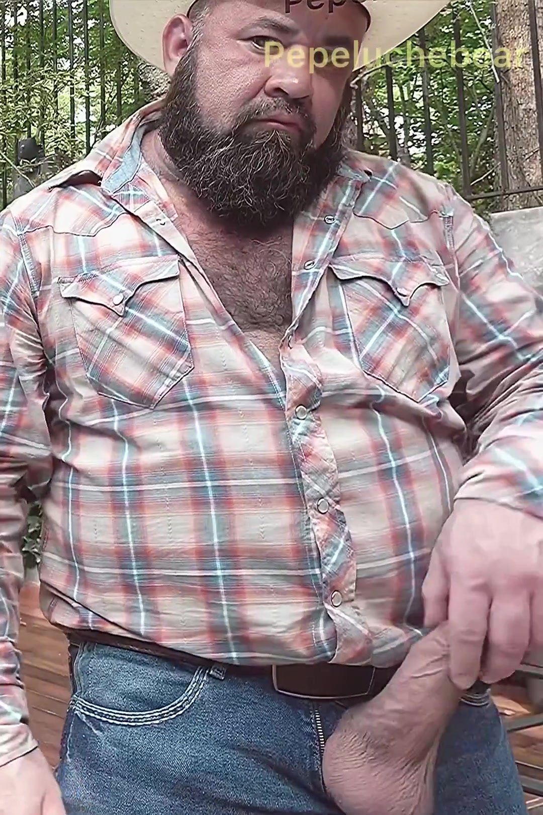 Paizão pau grosso - ThisVid.com