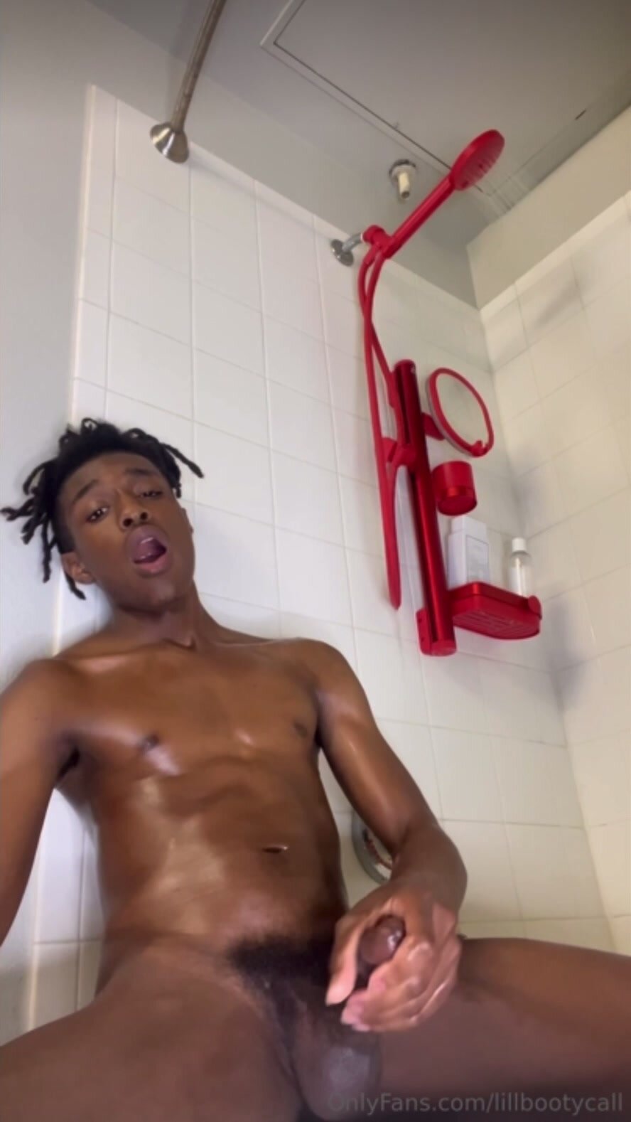 Lillbootycall cum solo - ThisVid.com