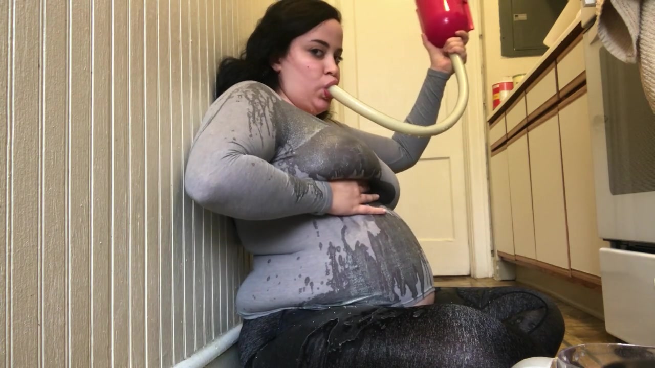 Sexy Fat Bitch - Fat bitch funnel feeding. - ThisVid.com
