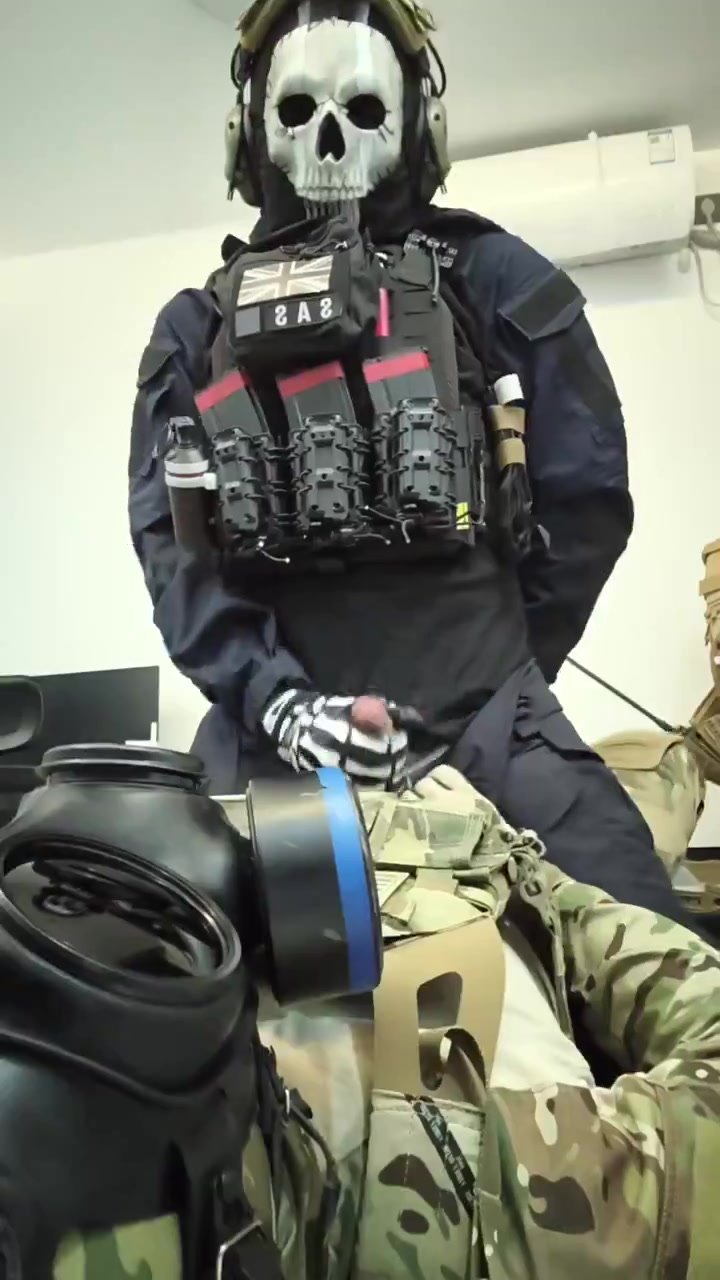 Swat and soldier cuming hot - ThisVid.com