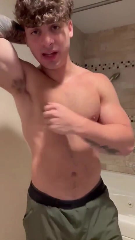 Poppers training 2 - ThisVid.com