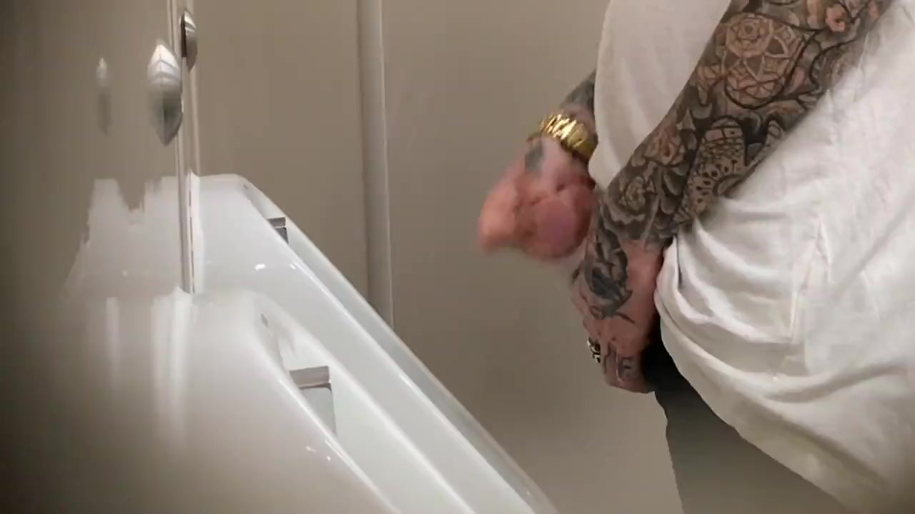 COMPILATION OF BIG DICK PISSING - ThisVid.com