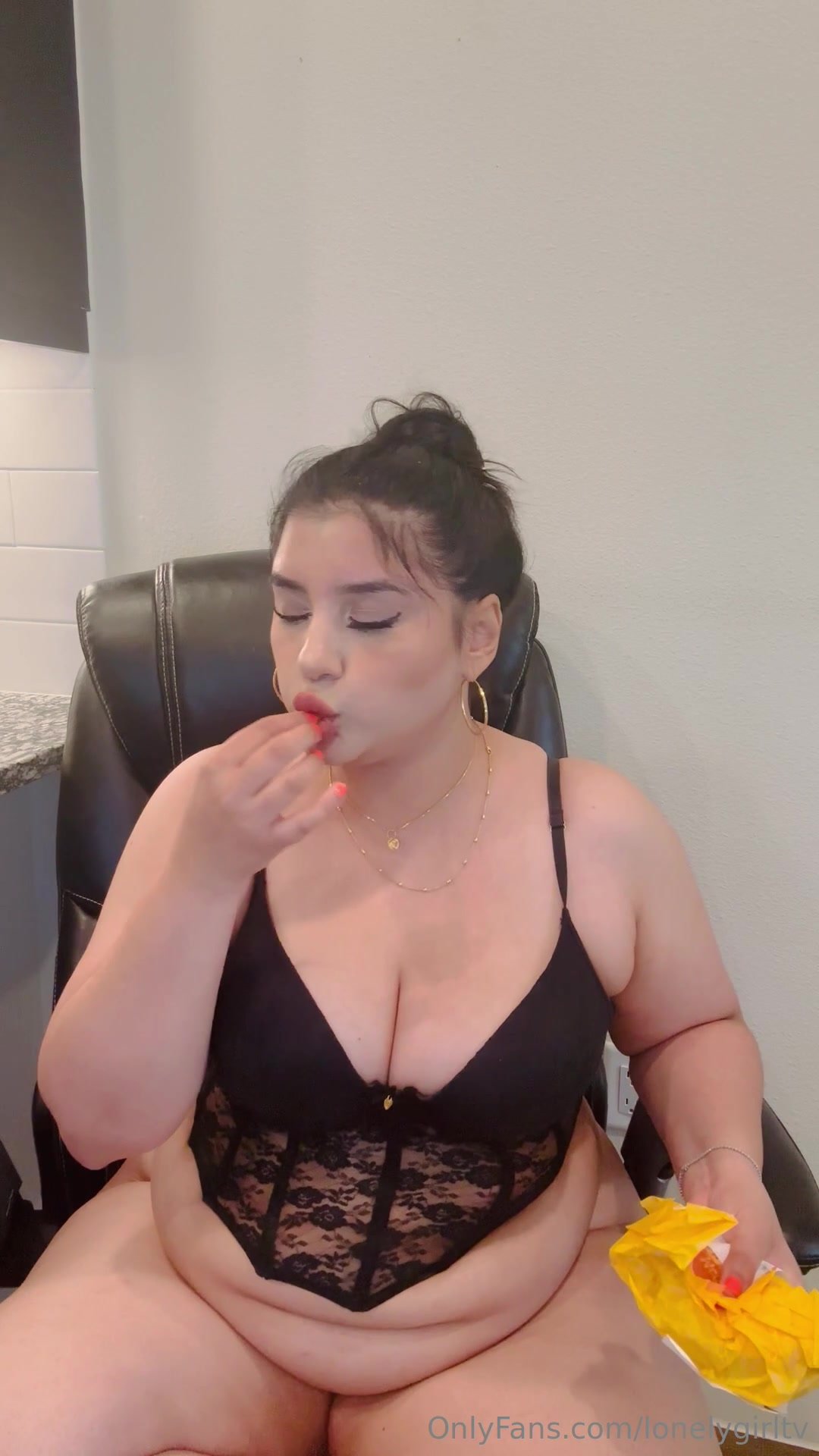 Sexy Eating - ThisVid.com