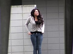 Girl piss e herself in public