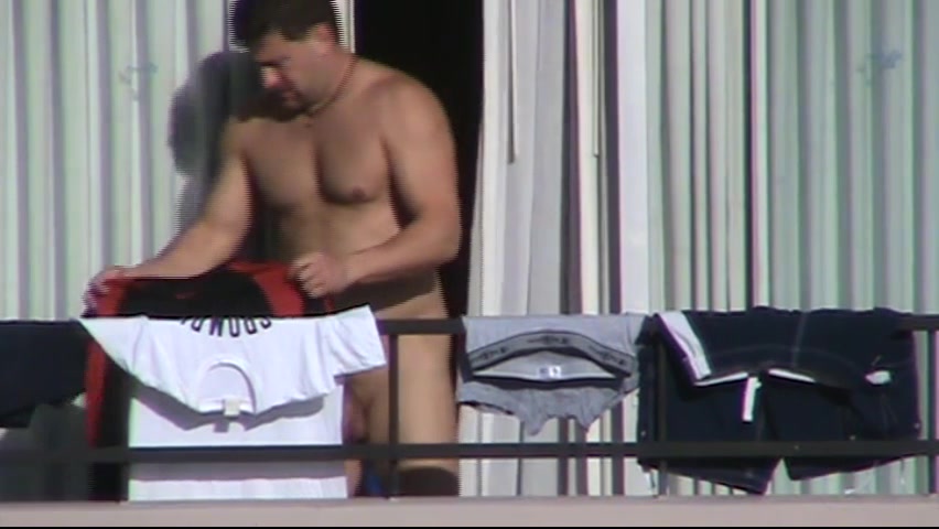 Caught Naked On A Patio - Guys caught naked on the balcony of the hotel 8 - ThisVid.com