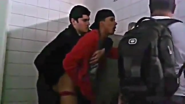 Teen fuck in public toilet - ThisVid.com
