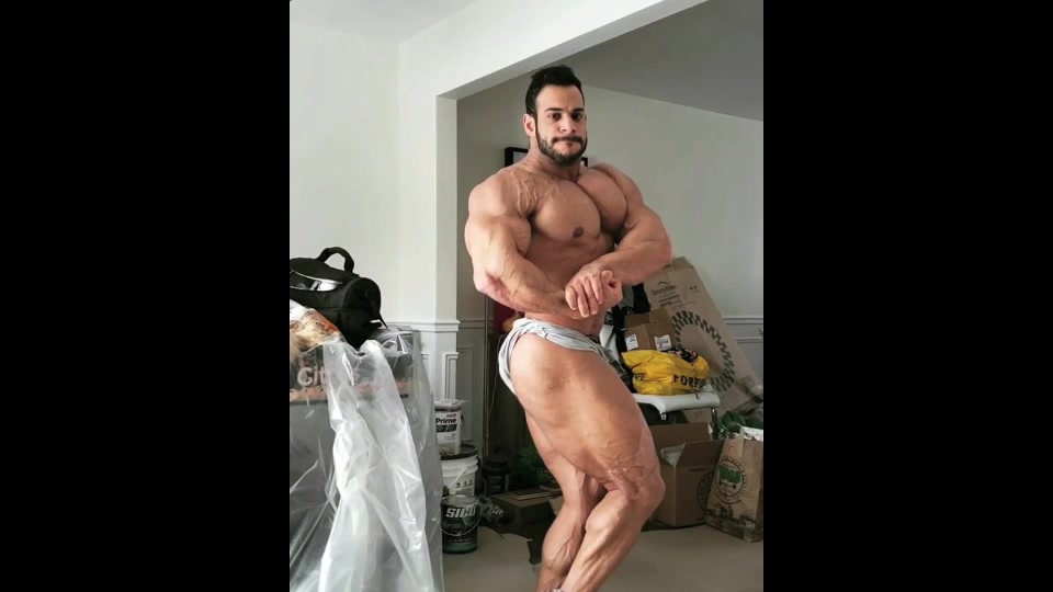 960px x 540px - Arab Bodybuilder showing his big Muscles 2 - ThisVid.com