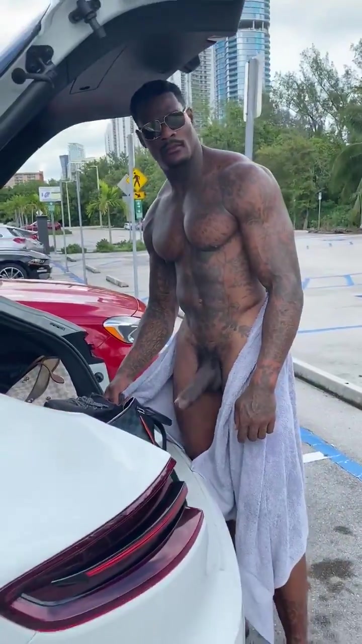 Delicious Black Stud Naked in Public Flashing His Big Hard Cock -  ThisVid.com