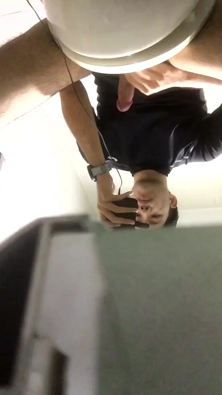 Japanese Public Toilet - Japanese spy cam in the public toilet - male voyeur porn at ...