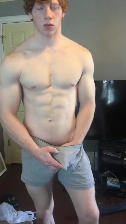 406px x 720px - Muscle redhead shows off - ThisVid.com