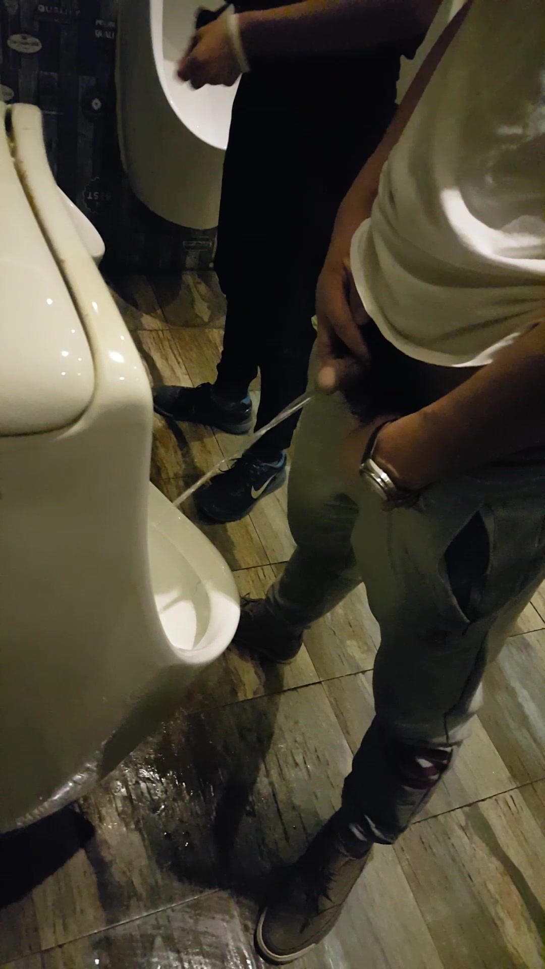 Chinese male pissing spycam mix6 pic