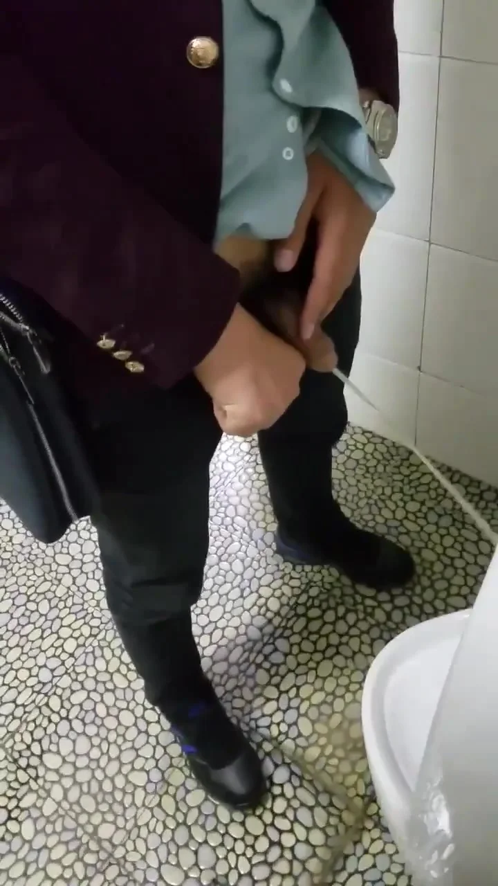 SPYING MEN PISSING AT URINAL 1 ThisVid