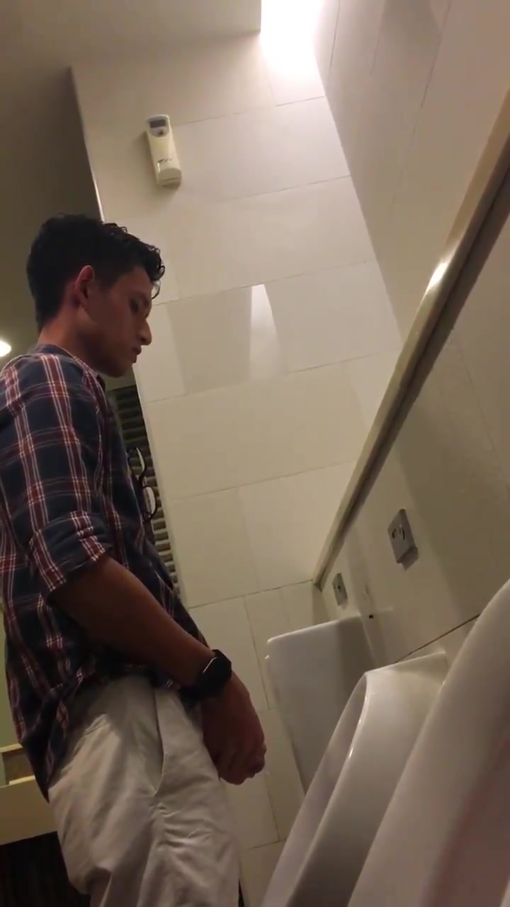 Sg urinal spycam 3 - ThisVid.com 中文