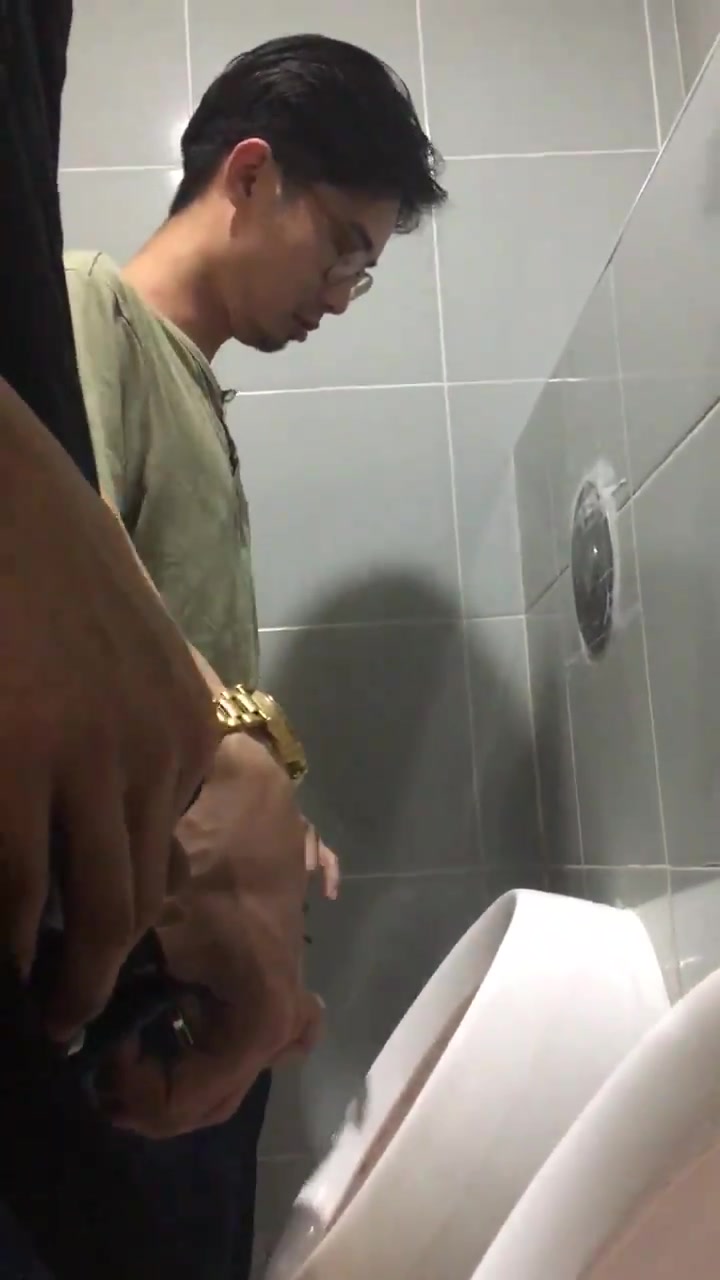 Sg urinal spycam 9 - ThisVid.com